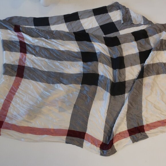 Womens Burberry Black Red White 100% Silk Check Print Design Rectangle Scarf - Picture 11 of 12